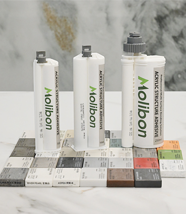 Adhésif acrylique pour surfaces solides