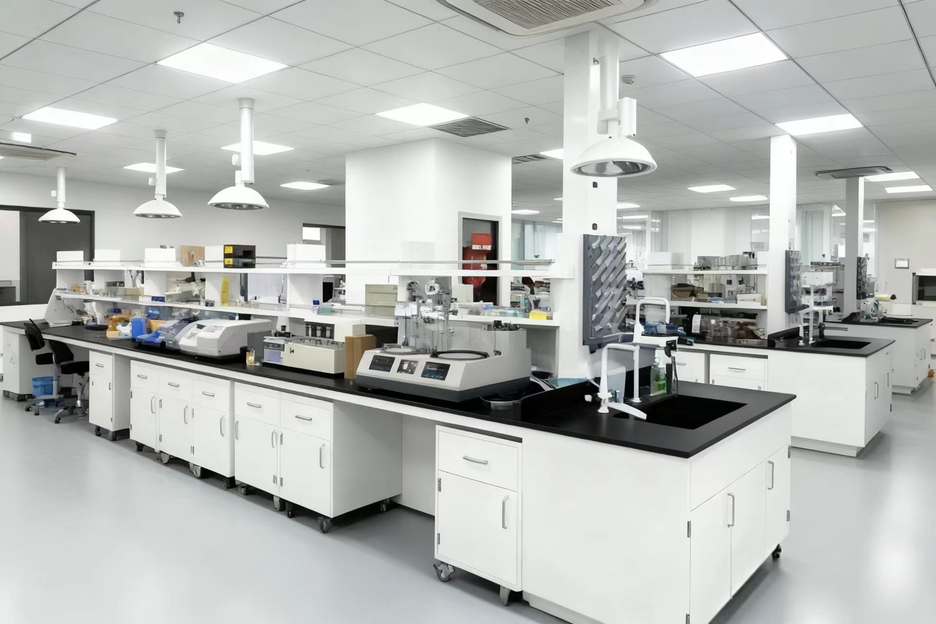 Comment teste-t-on les adhésifs ?